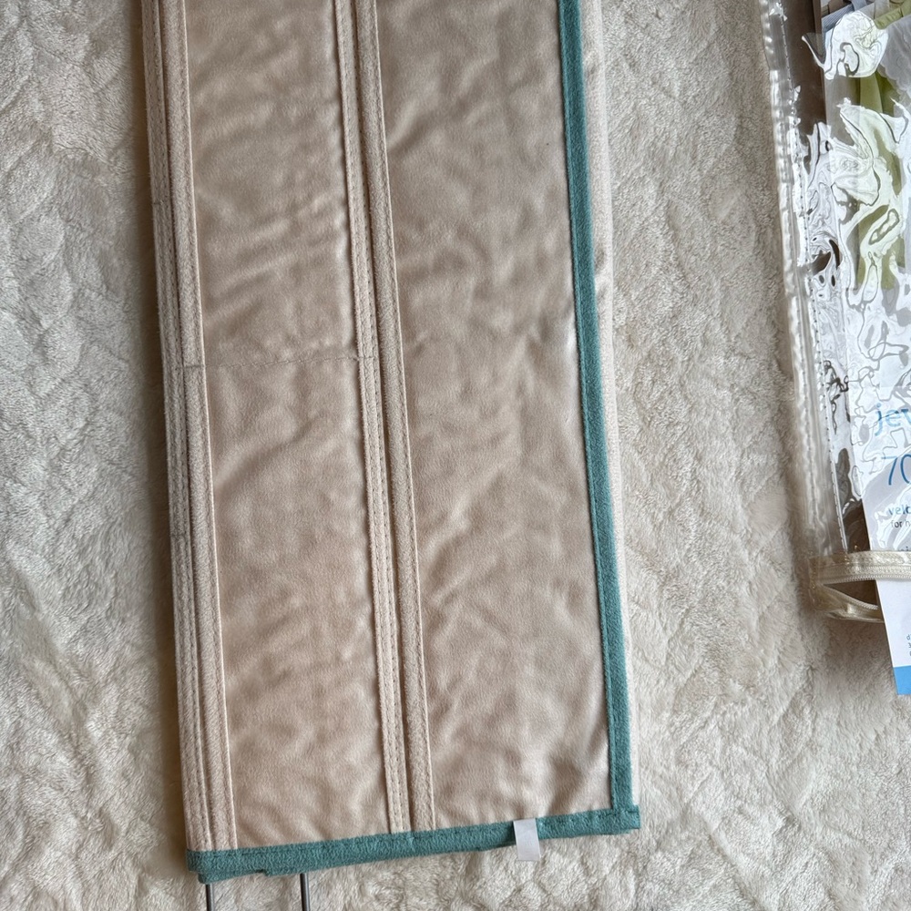 Real Simple Jewelry Organizer with 70 clear pockets!! - Picture 13 of 14